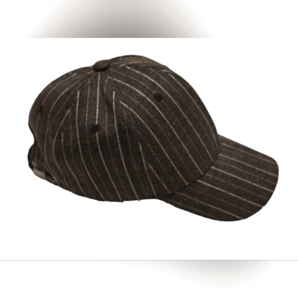 Baseball Hat 🧢 Not Used Grey Color - Picture 1 of 6